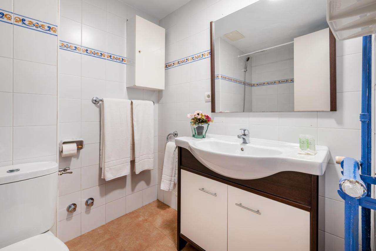 Apartamentos Astoria Tarragona Luaran gambar